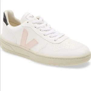 Veja V-10 Sneakers